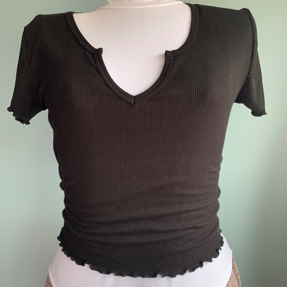 Bozzolo small black crop top ribbed lettuce hem soft stretch